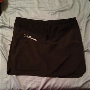 VEUC black Salomon running skort